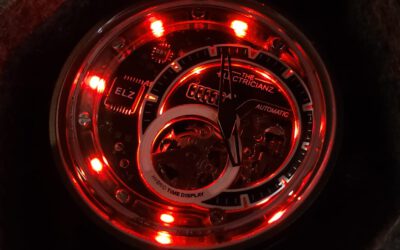 ELZ hybrid  有燈的機械錶